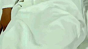 A BEAUTIFUL VIETNAMESE LADY IN TRADITIONAL ATTIRE OUTDOOR HANDJOB ORGASM