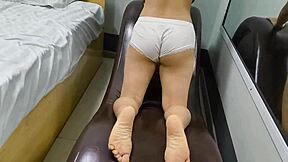 workout on this sex chair got me so horny 💦🍑