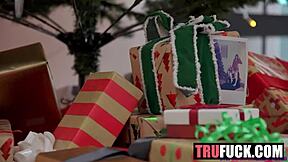 gonna ride you like reindeer! 😏 bianca bangs enzo east isabella jules