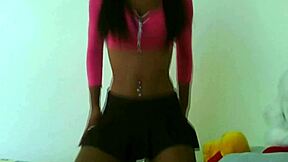 18yo Dominican Latina Teen Shows Off Curves