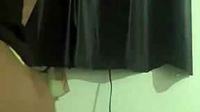 uhh married wifey dancin' sexy funk for hubby's buddy...