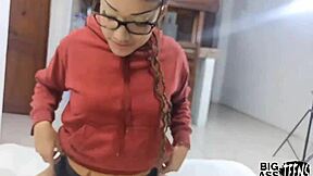 hermanastra virgen begs hermanastro for anal help...ends up assfucked hard 😱🍑💦