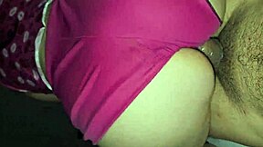 Minha enteada goza no meu pau enquanto esposa viaja ela visita quarto