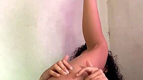 que te gusta mas mi coño mojado o mis pies sexys