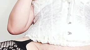 Madrastra Infiel Latina Graba Su Pussy Jugosa Masturbandose Para Amigos De Su Marido