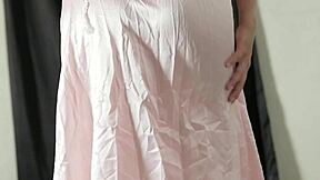 Why does her perfect body colmek solo when no boyfriend around?