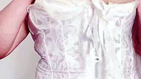 Madrastra Infiel Latina Graba Su Pussy Jugosa Masturbandose Para Amigos De Su Marido