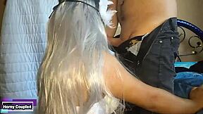 Chupando la verga de mi novio con mis tetotas naturales latina casera