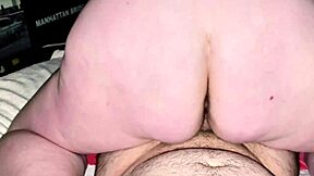 Thick White BBW Milf Spreads Big Butt for Huge Creampie Inside