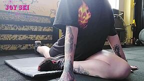 Alternative Tattooed Pornstar Stretches Seductively At Gym