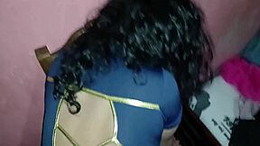 ESTA AZAFATA ATREVIDA ME PIDIO COGER SU ENORME CULO CREAMPIE