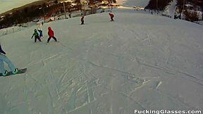Snowboarder babe Rosemary Moyer 😍 deepthroats huge cock 💦