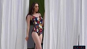 wanna see petite model willa prescott bend super flexible totally nude?