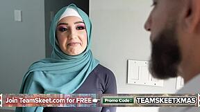 coach teach this virgin hijab girl how to ride