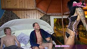 lustiges deutsches userdate mit 18 jähriger amateurin und 2 dummen männern 😂🍑👯‍♀️🔥😈