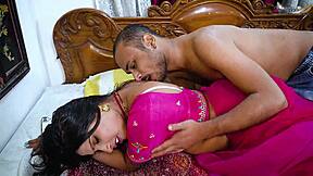 Alone at home, Desi Mallu Bhabhi tempts Debar for hardcore pounding