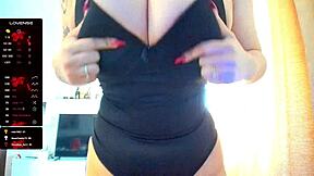 Big Tits Blonde Model's Sexy Webcam Ass!