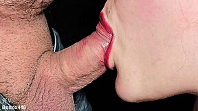 Big close-up daddy's sperm floods deep down milf's throat 😍💦.