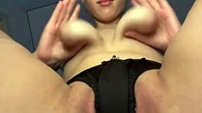 big ass teen sits on face fingering wet pussy closeup 💦🍑