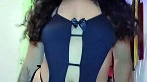 gostosa rebolando no carnaval, quer ver mais?