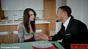 Liz Jordan's juicy pussy takes BBC creampie in hot interracial play