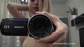 Blonde Webcam Teen Vickie 18+ Live Show