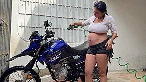 pregnant petite washes bike outdoors then rides cock cowgirl with pussy licking