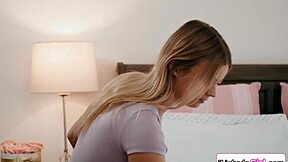 stepmom i uh vibrates my stepdaughter's hairy pussy so good...