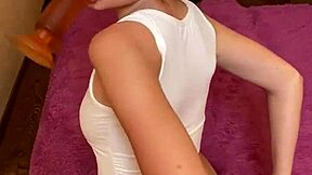 Hot 18-19 yo teen spreads wide for raw pussy play