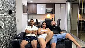 estoy al límite del deseo mi novio me niega el placer y coqueteo con su amigo que me folla a escondidas