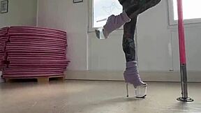 watch me dance on this pole baby