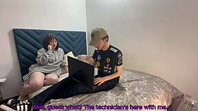 wife cheats with it guy phones husband rides creampie