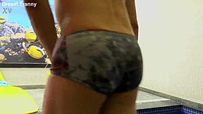 Does young tranny gabrielly ferraz love bareback creampie after flip flop suck?