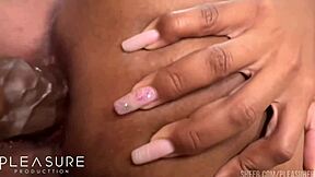 Amateur Latina gets her pretty shaved pussy sensually washed in good intention bath close-up