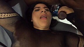 imagine creampieing my wet latina pussy till your cum drips everywhere jhodez1