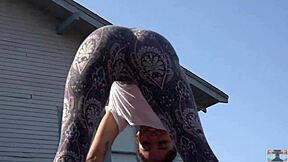 hey those sexy yoga pants on her during workout got me hard