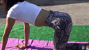 hey those sexy yoga pants on her during workout got me hard