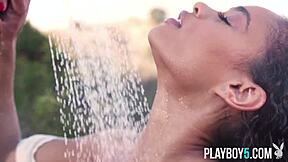 is petite black teen scarlit scandal stripping naked for her influencer scandal? 😈