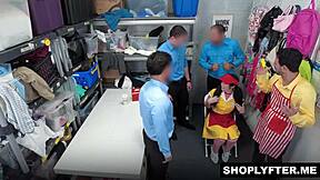 security guards bang pixie small's petite body to let her steal from customers at work 😈