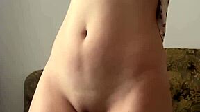 cute 18+ teen fingers shaved pussy to moan orgasm 😩💦