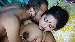 Desi Boyfriend Pounds Girlfriend's Mom Hard at Night Full Flick