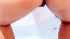 innocent teen babe rebolando wet in bath showing tight pussy and ass