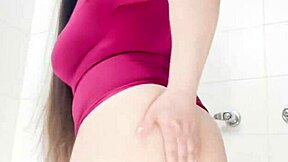 Swinger wife preps shaved pussy for stranger as hubby watches
