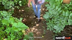 nastyclub nick ross fails pickup but isabella de laa rides him outdoors 😏🍆🏞️