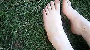 Aussie Chubby Teen's Fat Feet Teased Outdoor in Public!
