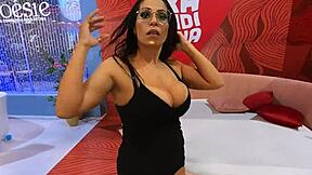 brazilian blonde rides giant cock at íntimi expo event