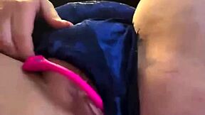 Squirting and fingering her juicy pussy with jucielussie on webcam