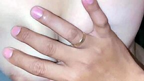 Tante sange ngentot dengan mahasiswa brondong di kamar kost