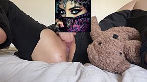 Emo gothic girl masturbate with strawberry kinky fetish porn virgin tight pussy
