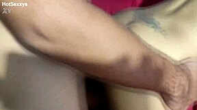 gozando na bunda da novinha safadinha cheia de tesão